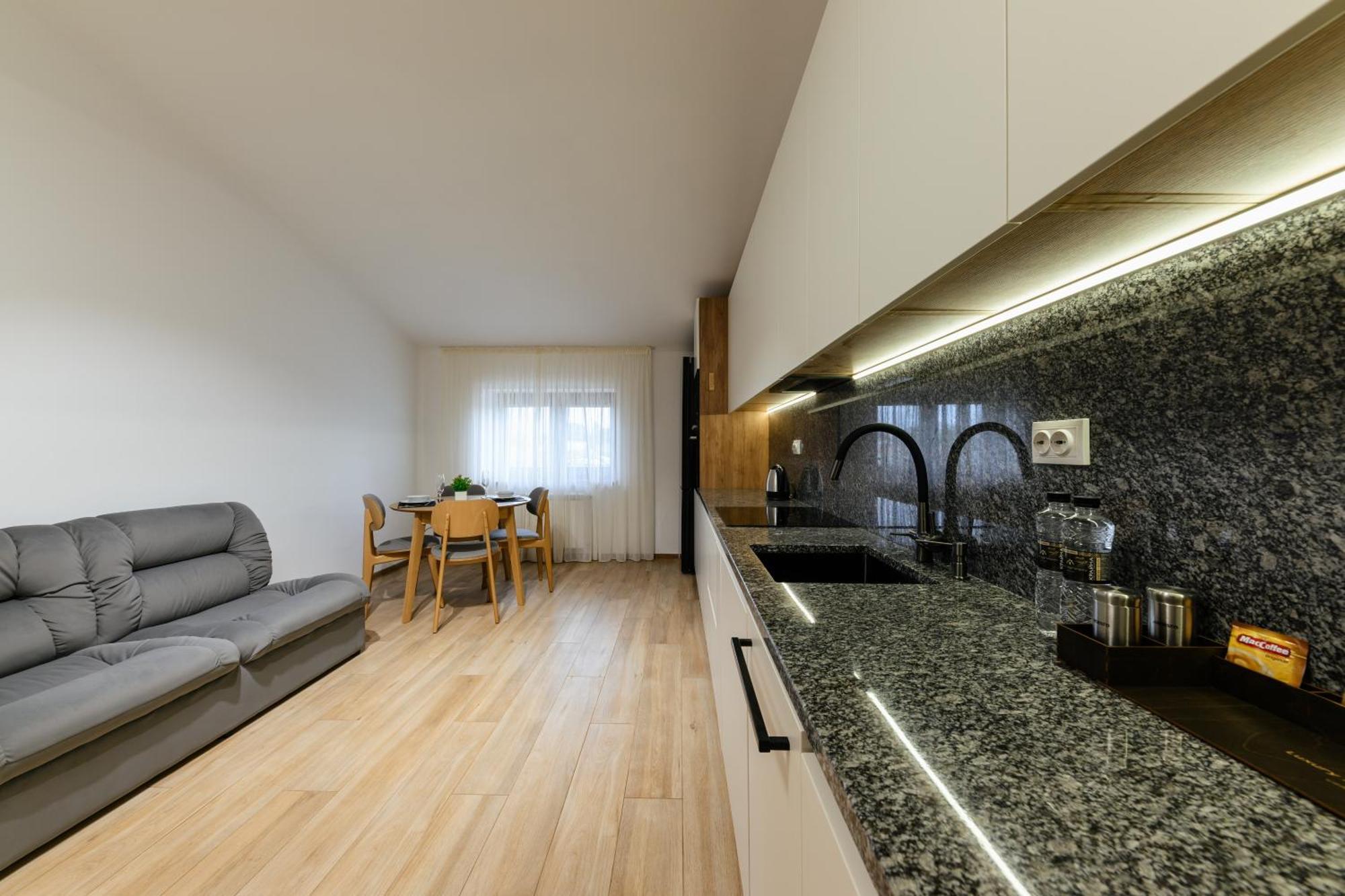 Luxury Apartments Uzhorod Eksteriør billede