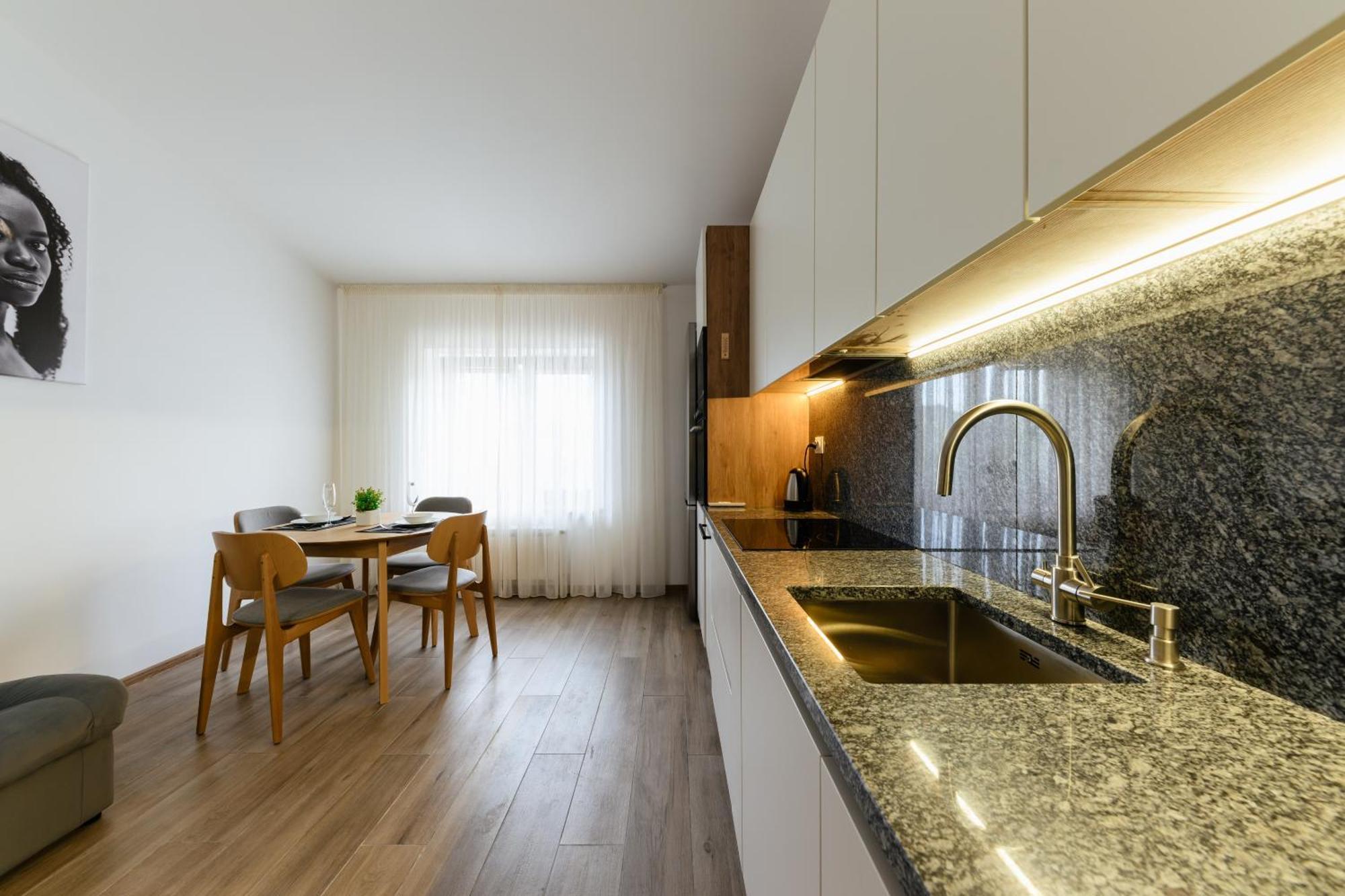 Luxury Apartments Uzhorod Eksteriør billede