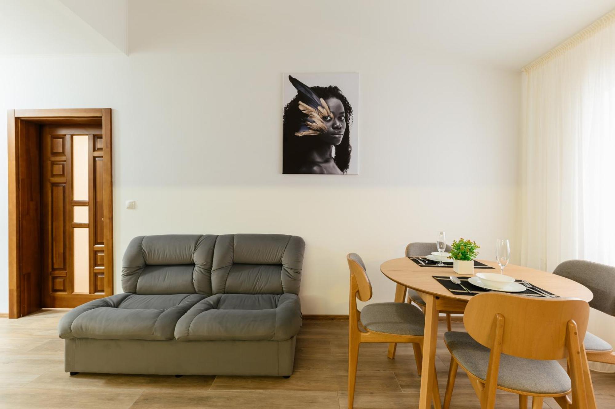Luxury Apartments Uzhorod Eksteriør billede
